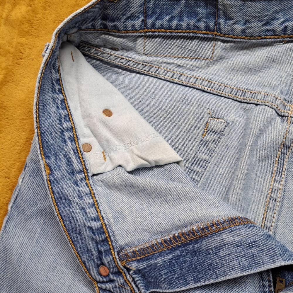 Levi's 505 Straight Leg Jeans Men 36x32 Light Blue Good Raw Hem Made in USA - Picture 12 of 16